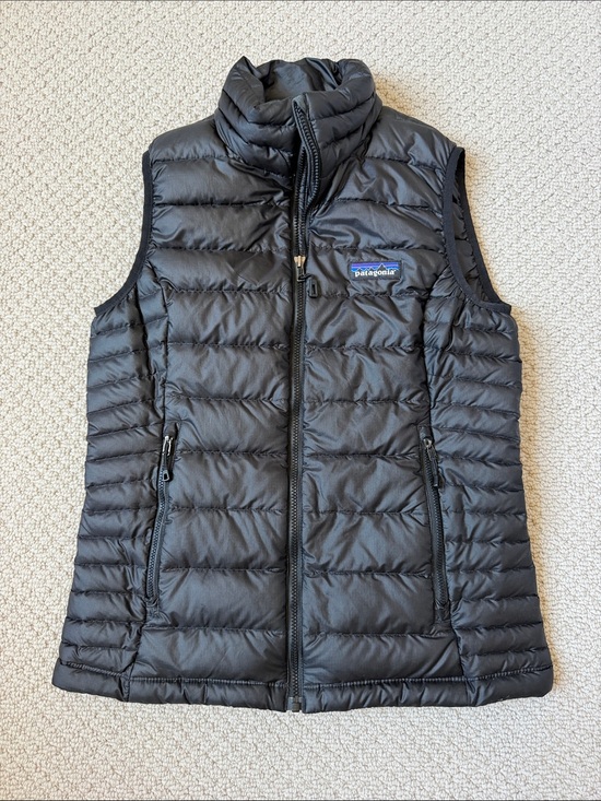 Patagonia Jackets & Blazers - Patagonia Black Quilted Down Vest